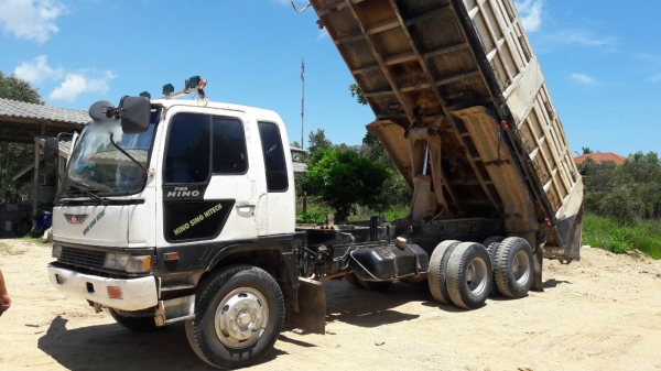 รถฮีโน่ 10 ล้อดั้ม FN3H / 195 แรงม้า.  ปี 38    สนใจติดต่อ  081 - 6079515