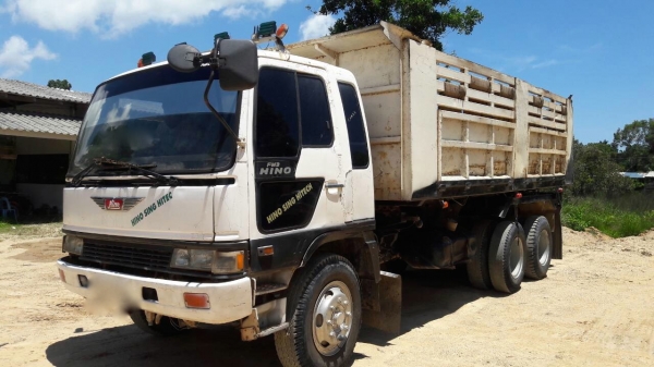 รถฮีโน่ 10 ล้อดั้ม FN3H / 195 แรงม้า.  ปี 38    สนใจติดต่อ  081 - 6079515