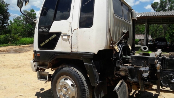 รถฮีโน่ 10 ล้อดั้ม FN3H / 195 แรงม้า.  ปี 38    สนใจติดต่อ  081 - 6079515