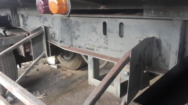 ขายหางพ่วง  สามมิต  3  เพลา. แท้.  ปี 53.     สนใจติดต่อ  081 - 6079515