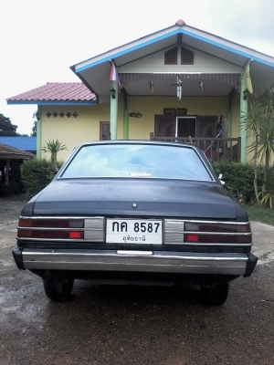 แยกขายประตูสี่บานไม่ผุภายในดีกระจกฟิมดีและขายกระโปรงหน้าหลัง