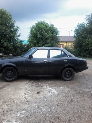 แยกขายประตูสี่บานไม่ผุภายในดีกระจกฟิมดีและขายกระโปรงหน้าหลัง