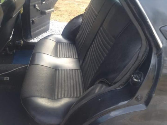 แยกขายประตูสี่บานไม่ผุภายในดีกระจกฟิมดีและขายกระโปรงหน้าหลัง