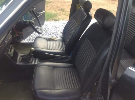 แยกขายประตูสี่บานไม่ผุภายในดีกระจกฟิมดีและขายกระโปรงหน้าหลัง