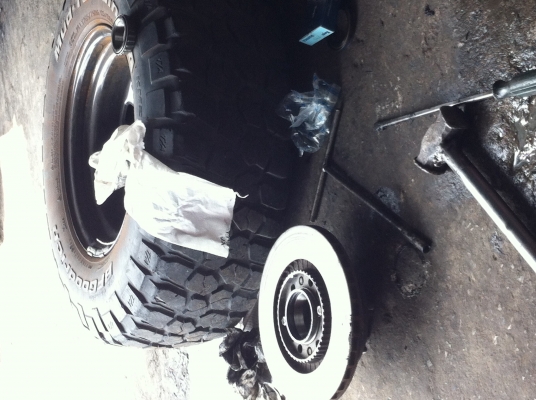 สตราด้า แกรนดิส 2001 4*4 ยกสูง สตราด้า แกรนดิส 2001 4*4 ยกสูง