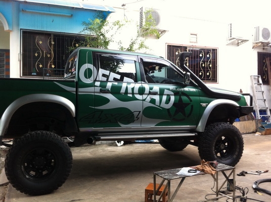 สตราด้า แกรนดิส 2001 4*4 ยกสูง สตราด้า แกรนดิส 2001 4*4 ยกสูง