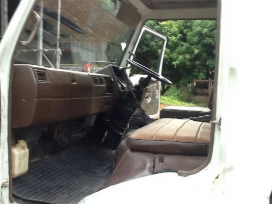 ขาย 6 ล้อ HINO KM540 กระบะยาว 5 เมตร เครื่อง DQ100 110 แรงม้า คัสซีสวยตลอดเส้น ทะเบียนพร้อมโอน