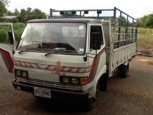 ขาย 6 ล้อ HINO KM540 กระบะยาว 5 เมตร เครื่อง DQ100 110 แรงม้า คัสซีสวยตลอดเส้น ทะเบียนพร้อมโอน