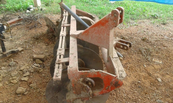 ขายรถไถ KUBOTA 3408 DI ปี 53 เอกสารเล่มทะเบียนครบ อุปกรณ์มี โรตารี่ ผาน 5 และผานดันหน้า