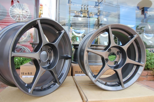 ขายล้อ Buddy Club P1 ขอบ15X7 4H100 สีGUN วงละ 2,750 บาท