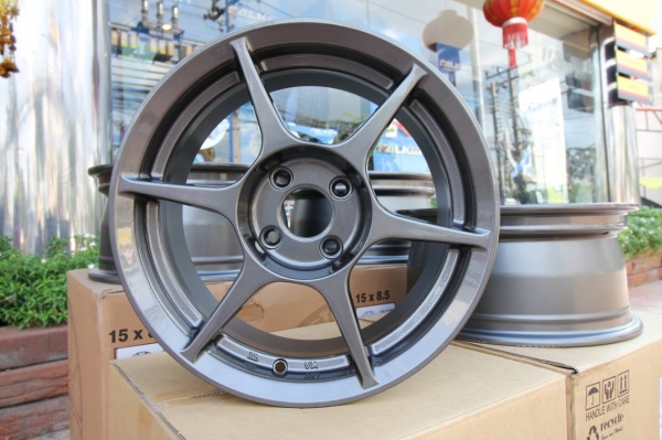 ขายล้อ Buddy Club P1 ขอบ15X7 4H100 สีGUN วงละ 2,750 บาท