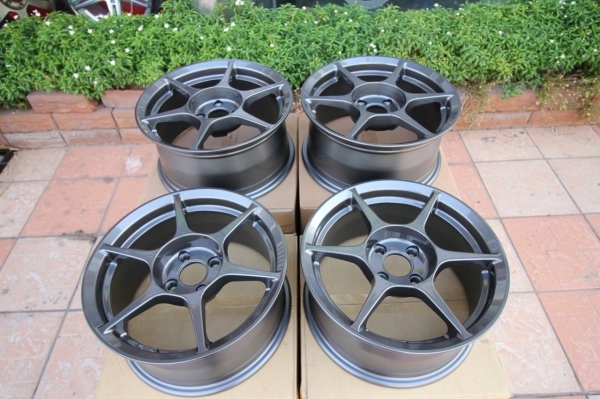 ขายล้อ Buddy Club P1 ขอบ15X7 4H100 สีGUN วงละ 2,750 บาท