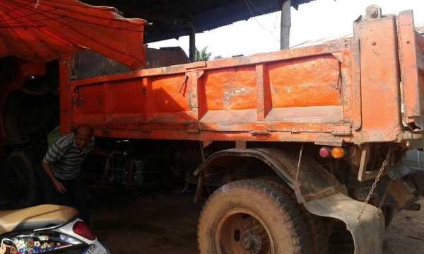 ขาย 6 ล้อดั้ม ยาง 900 HINO KR320 วางเครื่อง 6BG1 175 แรงม้า เฟืองท้ายจัมโบ้ เบรคทิฟฟี่ พวงมาลัยพาวเวอร์ ทะเบียนพร้อมโอน