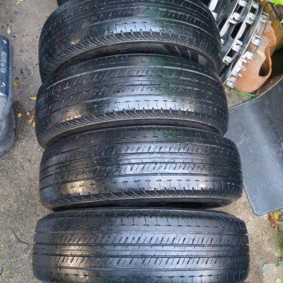 ยาง bridgestone 215 70 15 ปี 13  ชุดล่ะ 4800