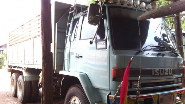 **810,000 บ.ต่อรอง/// 10ล้อ ISUZU ROCKY นางฟ้า 195 2เพลาดั้มเนียม **ขาย นางฟ้า ROCKY-195 10ล้อ2เพลาดั้มเนียม สภาพพร้อมใช้งาน ISUZU ROCKY FVZ32MZP R 6HE1-195HP เกียร์ZF นางฟ้าแท้ 195 เครื่องเดิม เกียร์เดิม เครื่องดี พอได้ครับ มีอ่อนอยู่ นิดๆครับ แรงดีอยุ่ค **810,000 บ.ต่อรอง/// 10ล้อ ISUZU ROCKY นางฟ้า 195 2เพลาดั้มเนียม **ขาย นางฟ้า ROCKY-195 10ล้อ2เพลาดั้มเนียม สภาพพร้อมใช้งาน ISUZU ROCKY FVZ32MZP R 6HE1-195HP เกียร์ZF นางฟ้าแท้ 195 เครื่องเดิม เกียร์เดิม เครื่องดี พอได้ครับ มีอ่อนอยู่ นิดๆครับ แรงดีอยุ่ค