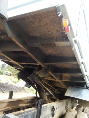 ขายชุดกระบะดัมพ์รถ 10 ล้อสามมิตรลอนเฉียงใส่อยู่กับ ISUZU ROCKY 195 แรงม้า ราคา 125000