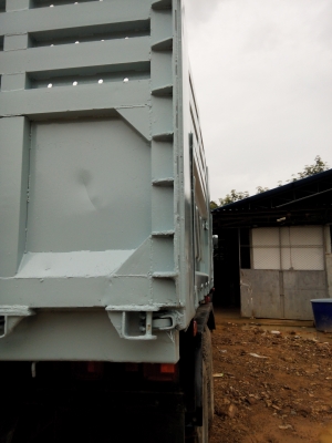 ขายชุดกระบะดัมพ์รถ 10 ล้อสามมิตรลอนเฉียงใส่อยู่กับ ISUZU ROCKY 195 แรงม้า ราคา 125000