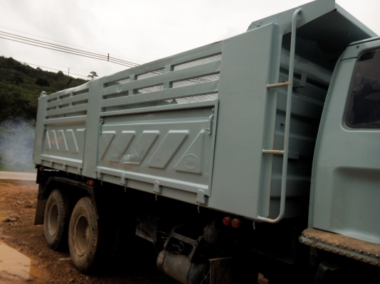 ขายชุดกระบะดัมพ์รถ 10 ล้อสามมิตรลอนเฉียงใส่อยู่กับ ISUZU ROCKY 195 แรงม้า ราคา 125000