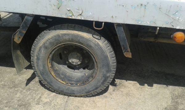 Isuzu npr 120 ฝาขาว  ขายด่วน 320,000 บาทคะ