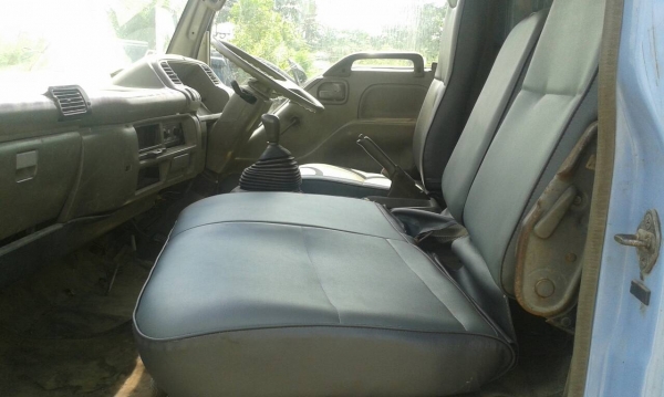 Isuzu npr 120 ฝาขาว  ขายด่วน 320,000 บาทคะ