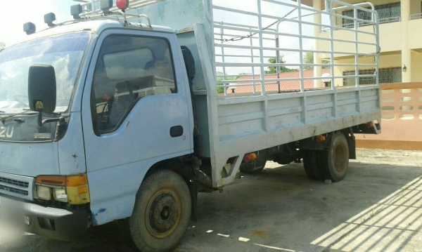 Isuzu npr 120 ฝาขาว  ขายด่วน 320,000 บาทคะ