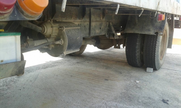 Isuzu npr 120 ฝาขาว  ขายด่วน 320,000 บาทคะ