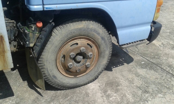 Isuzu npr 120 ฝาขาว  ขายด่วน 320,000 บาทคะ