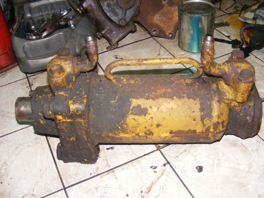 กระบอกไฮดรอลิกใช้อัดสลักโซ่ตินตะขาบ