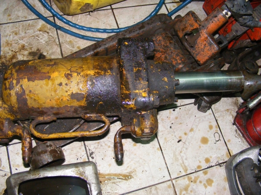 กระบอกไฮดรอลิกใช้อัดสลักโซ่ตินตะขาบ