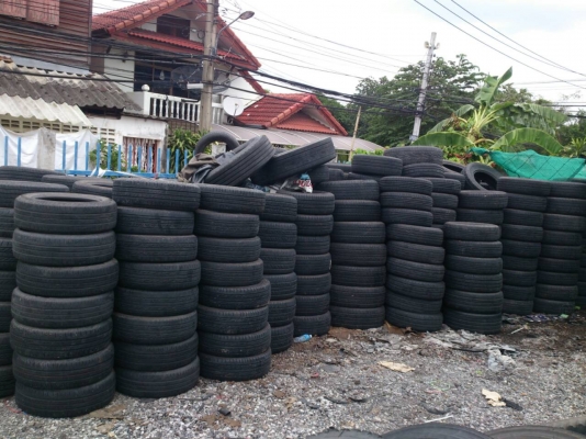 ขายยางเปอร์เซ็นต์ ยางสวยสด ปี13 และ ปี14  มีทั้งขนาดขอบ 15, 16, 17 สนใจโทรสอบถามได้ครับ 085-197-4254  พร้อมใส่และถ่วงให้ครับ ไม่ผิดหวังครับ