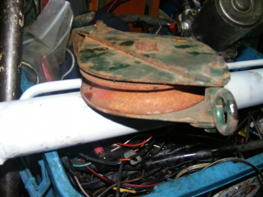 รอกสำหรับก่อสร้างครับ