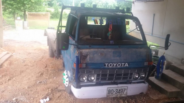 ขายรถบรรทุก 6 ล้อเทรลเลอร์ TOYOTA 85 แรงม้า ราคา 160000