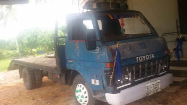 ขายรถบรรทุก 6 ล้อเทรลเลอร์ TOYOTA 85 แรงม้า ราคา 160000