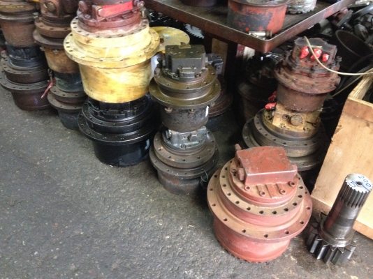 ปั้มและตัวเดินรถแบ็คโฮ