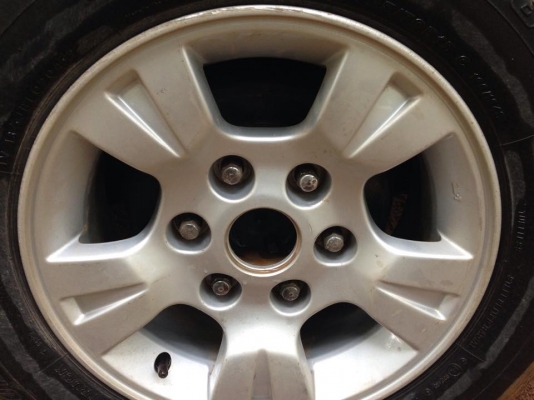 ขายล้อแม็กเดิมโรงงาน ถูกๆๆ พร้อมยาง ใช้ได้อีกนาน