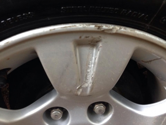 ขายล้อแม็กเดิมโรงงาน ถูกๆๆ พร้อมยาง ใช้ได้อีกนาน