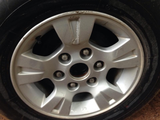 ขายล้อแม็กเดิมโรงงาน ถูกๆๆ พร้อมยาง ใช้ได้อีกนาน