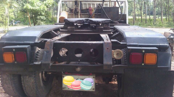 ขายดาวน์รถบรรทุก 10 ล้อหัวลาก MITSUBISHI FN527M-TG1270 220 แรงม้า ขายดาวน์ 180000