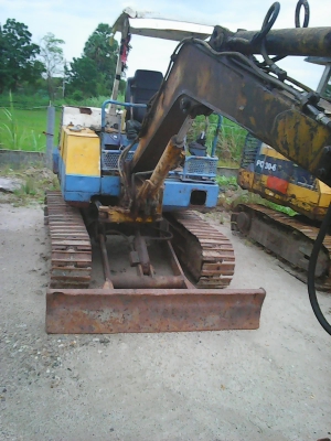 ขายแบ็คโฮ  KOMATSU   PC30-6 ใช้งานได้ดีราคาถูกๆ