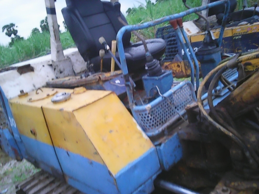 ขายแบ็คโฮ  KOMATSU   PC30-6 ใช้งานได้ดีราคาถูกๆ