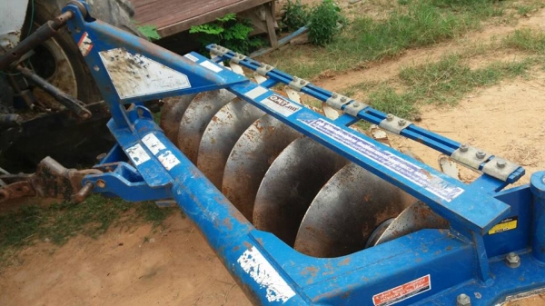 ขายรถไถ FORD 6600 เครื่องT5 สภาพพร้อมใช้งาน เอกสารเล่มทะเบียนพร้อมโอน  สนใจโทร 090-8588220คุณนะ 093-3258446คุณบิว หรือเข้าดูสินค้าอื่นๆได้ที่ www.truck.in.th/498 หรือเพจFacebook ณรงค์ ซื้อขายรถมือสอง (เว็บไซต์ส่วนตัว) หรือFacebook ตลาดรถมือสอง คุณนะ