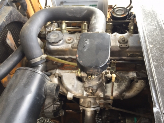 ขายรถฟอร์คลิฟต์ Komatsuรุ่น FD15-1นำเข้าจากญี่ปุ่น ไม่เคยใช้งานในไทย มีเอกสารพร้อมจดทะเบียน เครื่องดีเซล4สูบ เสาสูง3เมตร สภาพดีพร้อมใช้งาน ขาย130000บาท