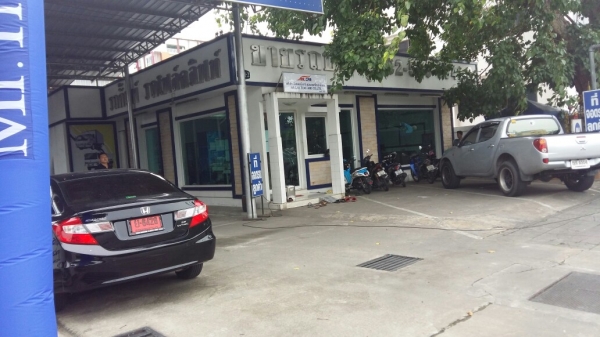 ขายรถบรรทุกคุณภาพสูง พร้อมรับประกัน ต่อดั๊ม ทำคอก หลังคา ติดตั้งเครน โดยช่างผู้ชำนาญฝีมือคุณภาพ