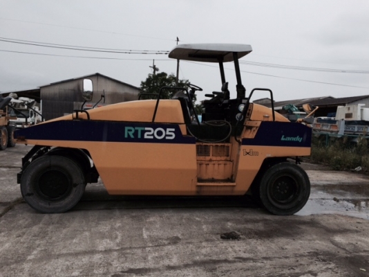 รถบด HITACHI  RT205 หรือ DYNAPAC CP205 กำลังถึงไทยเร็วๆนี้  ใครสนใจติดต่อมาได้เลยครับ