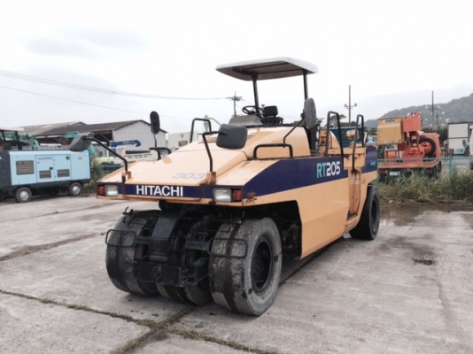 รถบด HITACHI  RT205 หรือ DYNAPAC CP205 กำลังถึงไทยเร็วๆนี้  ใครสนใจติดต่อมาได้เลยครับ