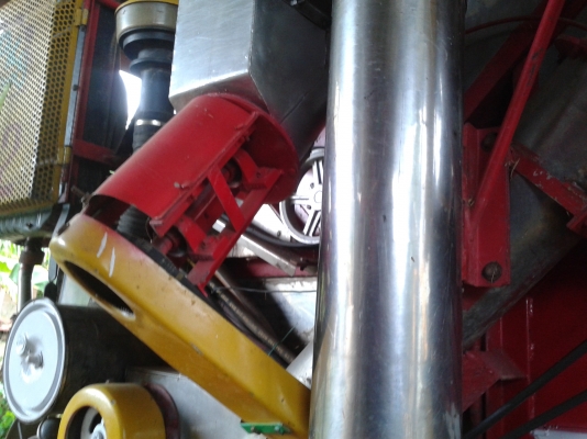 ขายรถเกี่ยวเกษตรพัฒนา รุ่นจ้าวช้างไวไฟ ปี52