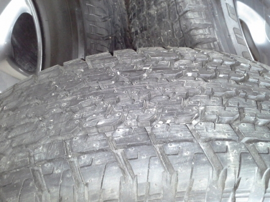 อีซูซุวีครอสบ้ายแดงขอบ 17"