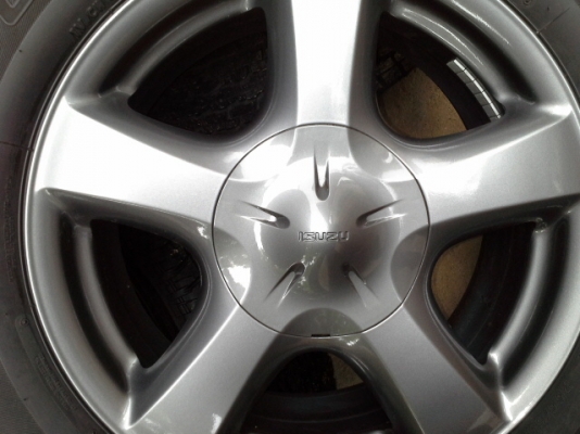 อีซูซุวีครอสบ้ายแดงขอบ 17"