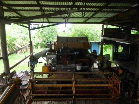 ขายรถเกี่ยวข้าวเกษตรพัฒนา อุ้ม1.5ตัน ตัวเดิน10 เพลาเล็ก 175เทอร์โบ ปั้มอิตั้นคู22