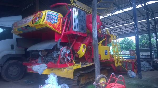 ขายรถเกี่ยวอุ้มข้าว3ตันเกษตรพัตนาเครืองJO8Cรถสวยมากๆๆปี56